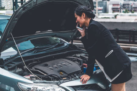 Digital Vs. Traditional Service Books: Keeping Track of Your Car’s Servicing History